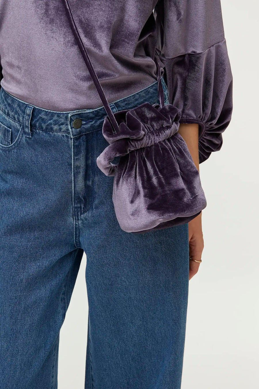 Velvet Bucket Bag in Violet