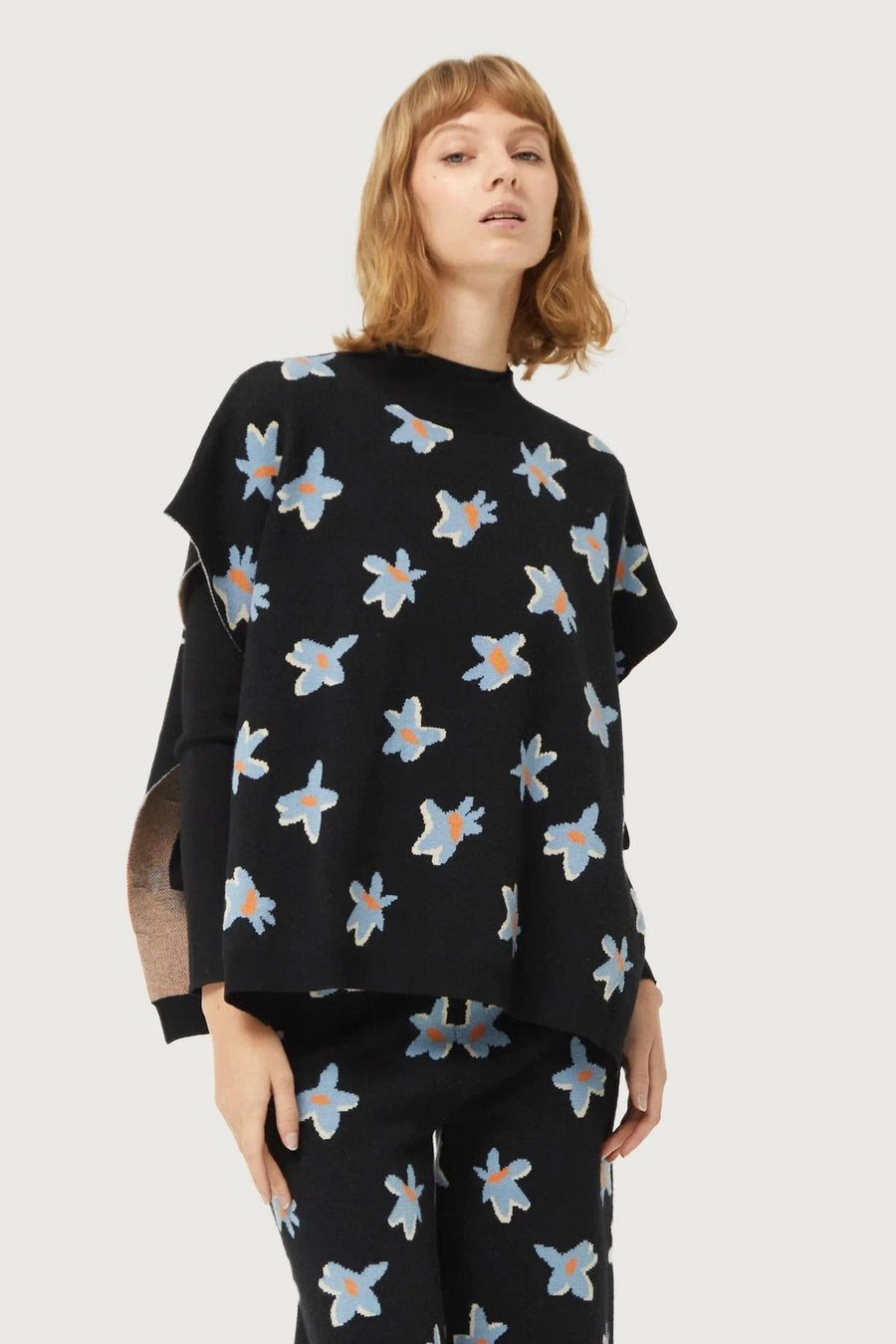 Abstract Floral Knit Pullover apparel Compania Fantastica 