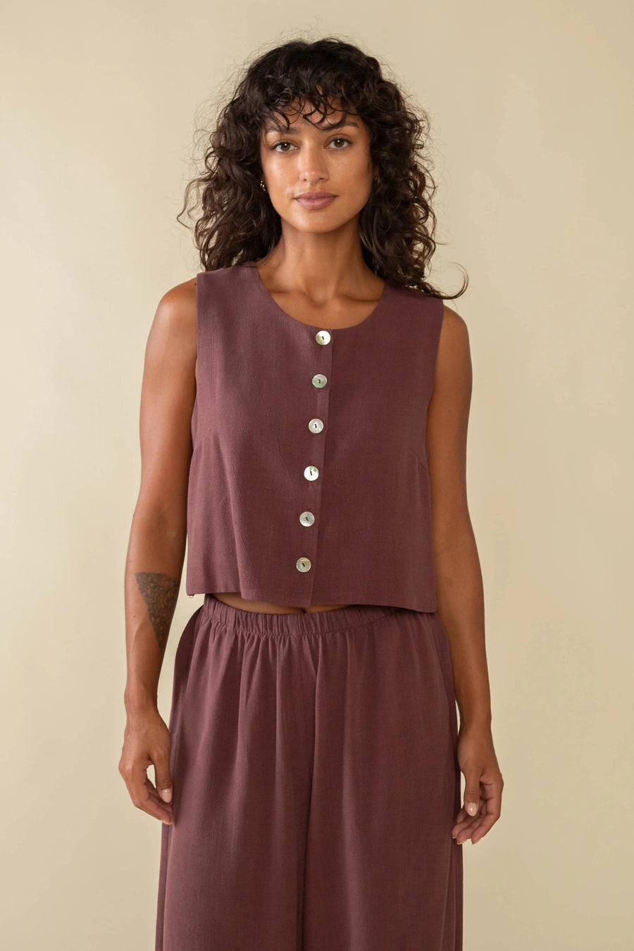 Hi-Neck Linen Vest Plum vest No Less Than 