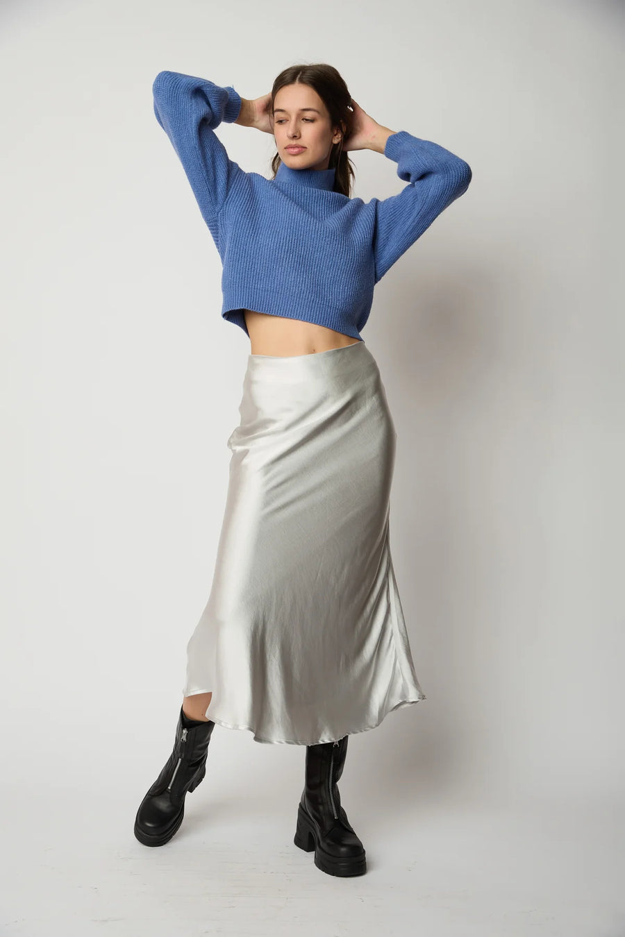 Le Crop Knit Sweater in Soft Blue