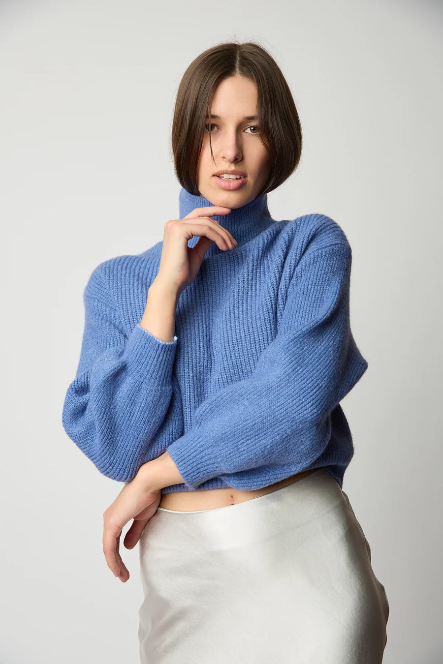 Le Crop Knit Sweater in Soft Blue